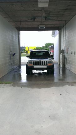 Stock height 29 x 10.5 tire on 15 x 8 wheel with 3.75 BS
