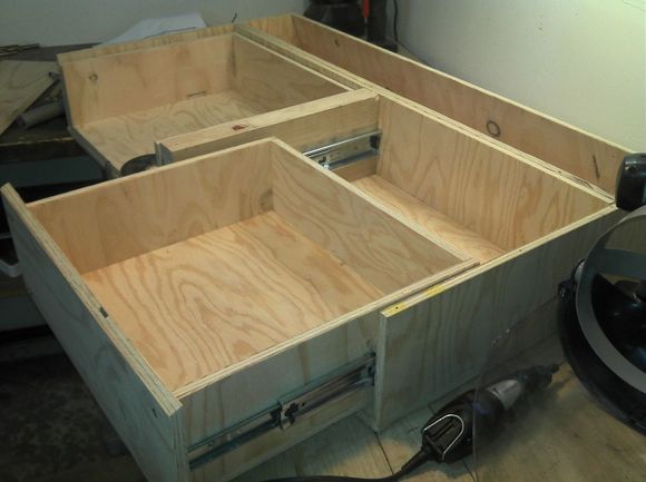 Here is another view.  I used a 2x6 in the center not only for support but for the locking mechanism (more on that later)
