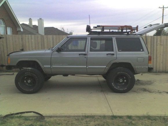 Without trim..no more of that ugly sound when the bolts rubs the tires!