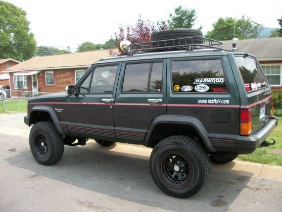 92 XJ, 4.5 ROUGH COUNTRY LIFT.
31.10.50 ,S FIRESTONE DESTINATION AT'S