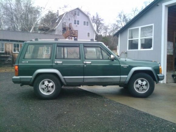 took this yesteday before I dropped it off for some upgrades.... cant wait to pick it up tomarrow