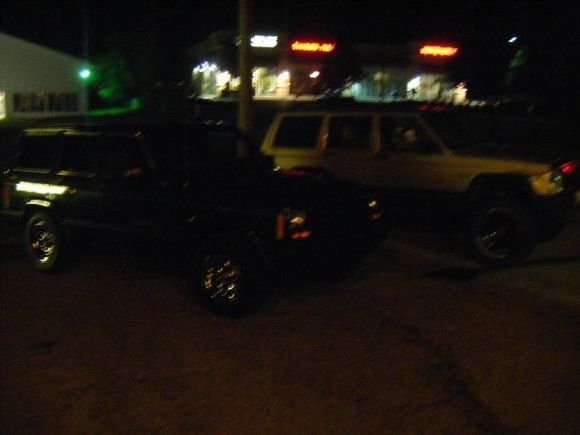 my old work buddie's xj. 4.5" lift