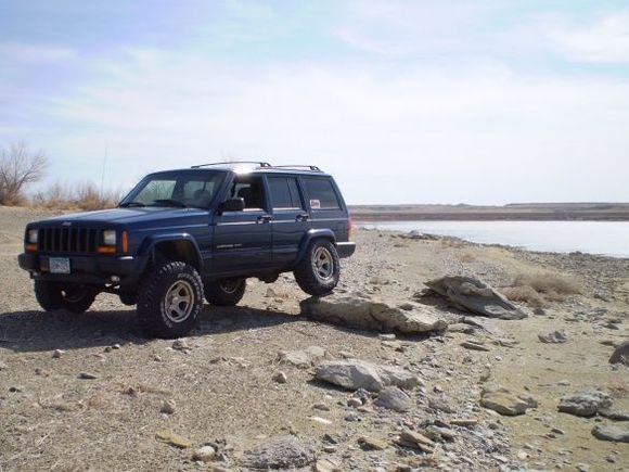 Jeep next to Boysen Reservoir, Wyoming