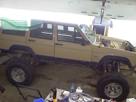 jeep on its new rims just need tires now