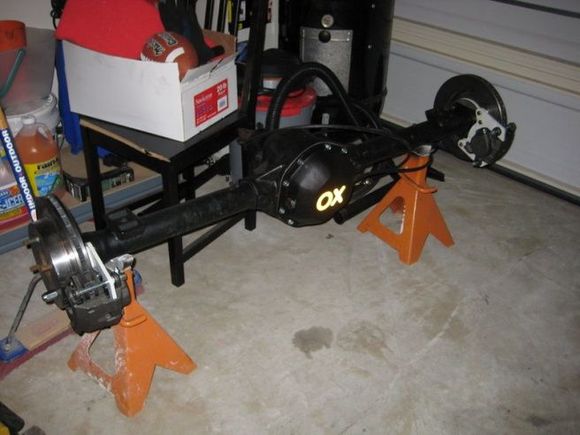 Sexy Dana 44 rear, Ox lockers, Yukon 4.88's, disc brakes.