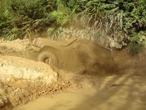 THOMSONS TRACK MAR 08 013[1] Kelvin in the same hole in the LS1 powered Nissan.