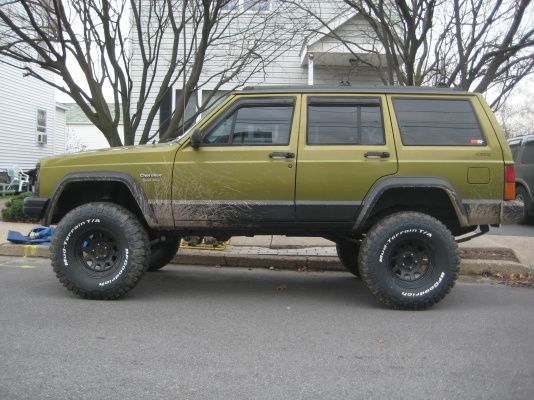 finally got the lift  on
RE 3.5 Superflex
boomerang shackles and spacers
With Bfg Km2's 32x11.50r15