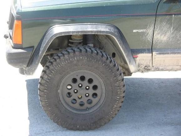 Pics of the new GoodYear Authority tire.  Working great so far (1100 miles or so on them now).