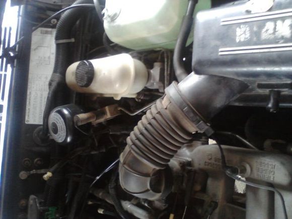 Pic is sideways. The right side is the front of the engine bay