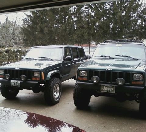 mine is on left... 3in. lift, 31in tires