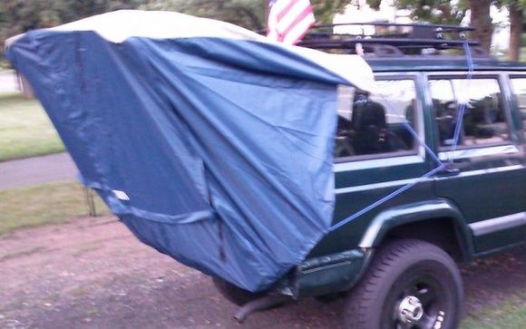 jeep tent installation - note bungee placement