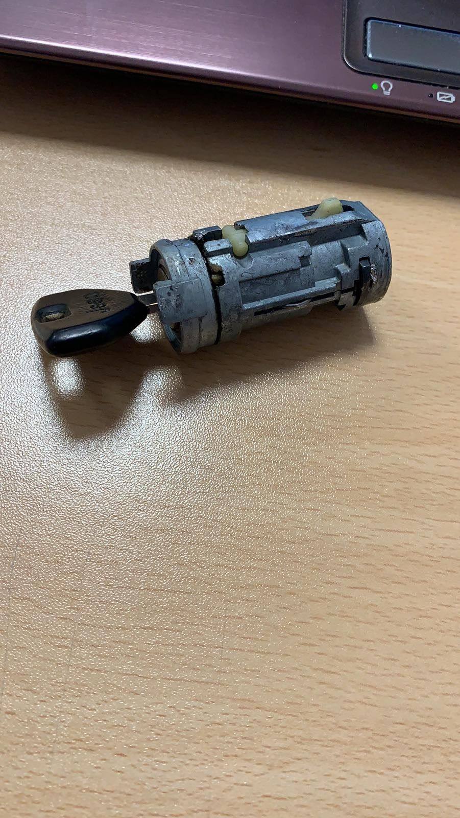 Jeep Cherokee Xj 1994 2 5i Ignition Cilynder U0026 Ignition