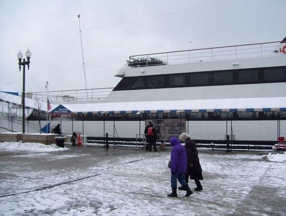 12 15 07DepartingtheBoat