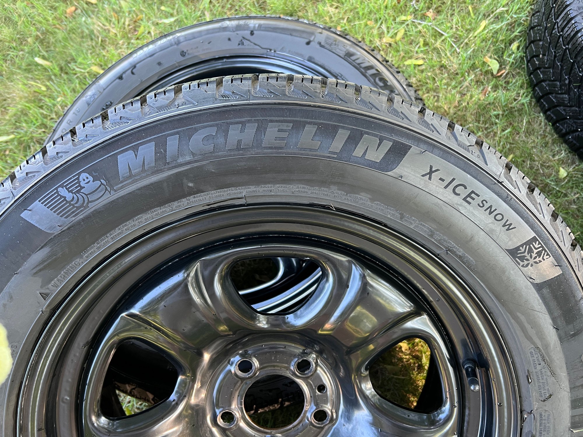 Wheels and Tires/Axles - Chrysler 300 Winter Wheels and Tires - Used - 2005 to 2016 Chrysler 300 - Burlington, ON L7P2M4, Canada