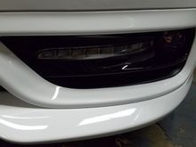 Fog light to the right... horizontal strip is what i can't figure out