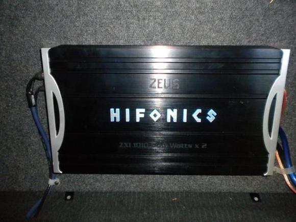 HIFONICS ZEUS AMPLIFER