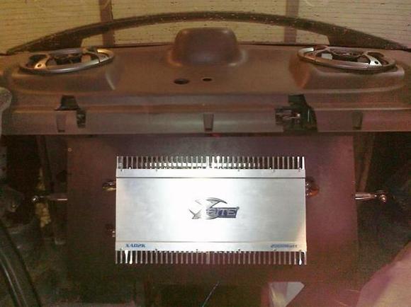 2000 watts by xsite and my alpine 3 way 6x9