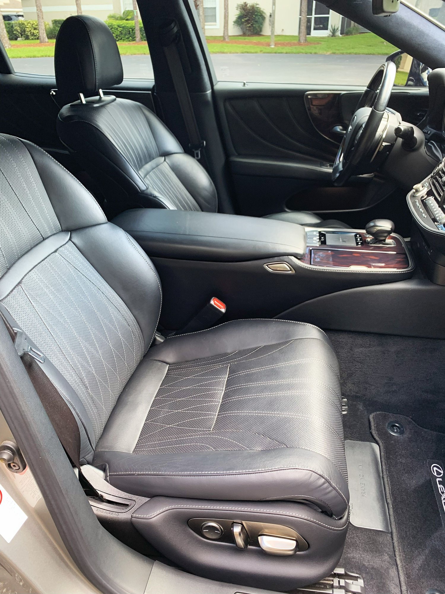 2018 Lexus LS500 - 2018 LS500 39k miles $42,900 - Used - VIN JTHB51FF3J5002162 - 38,800 Miles - 6 cyl - 2WD - Automatic - Sedan - Silver - Tampa, FL 34684, United States