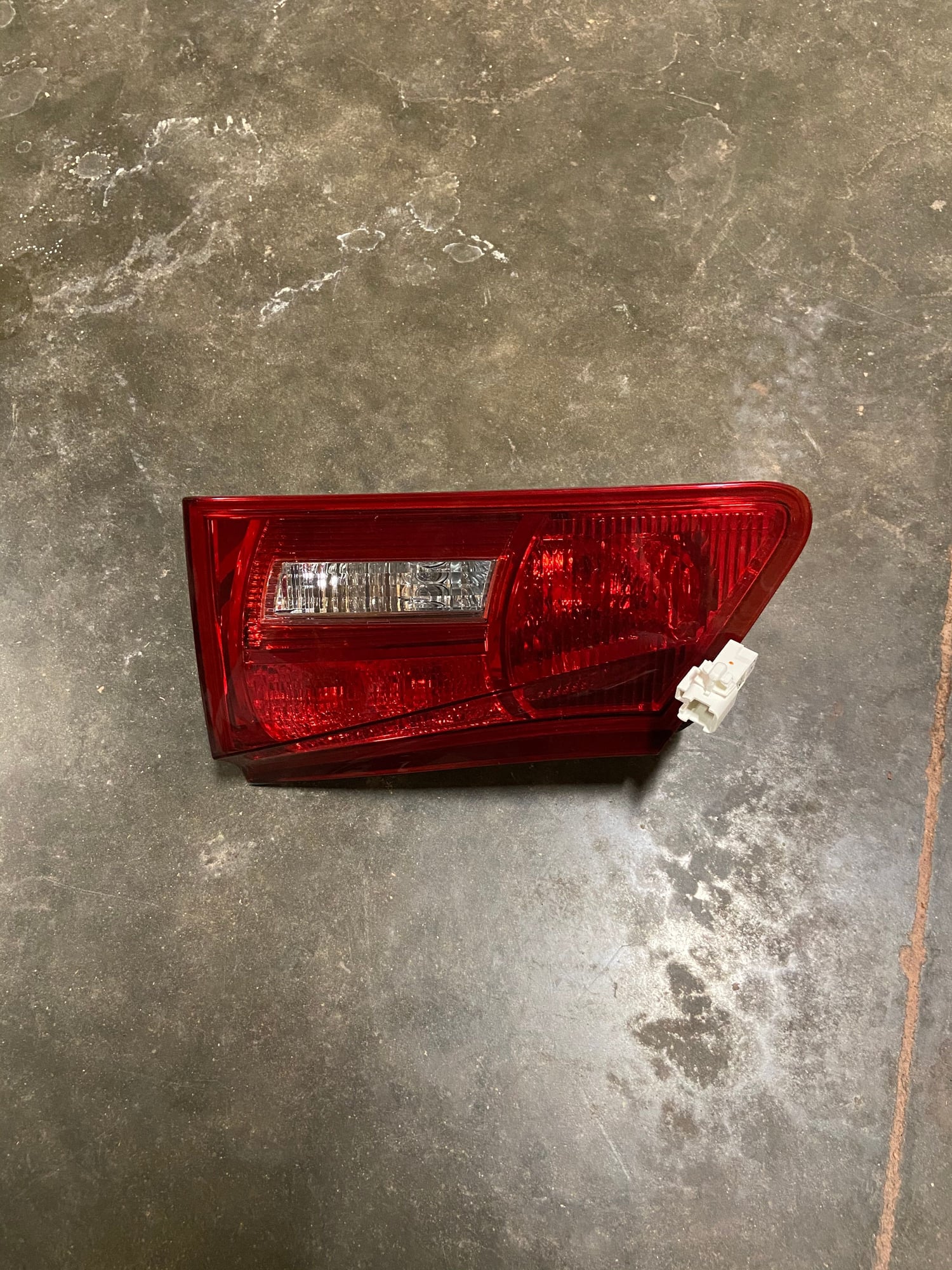 Lights - 2007 Is350 stock tail lights - Used - 2007 to 2013 Lexus IS350 - Hoopeston, IL 60942, United States