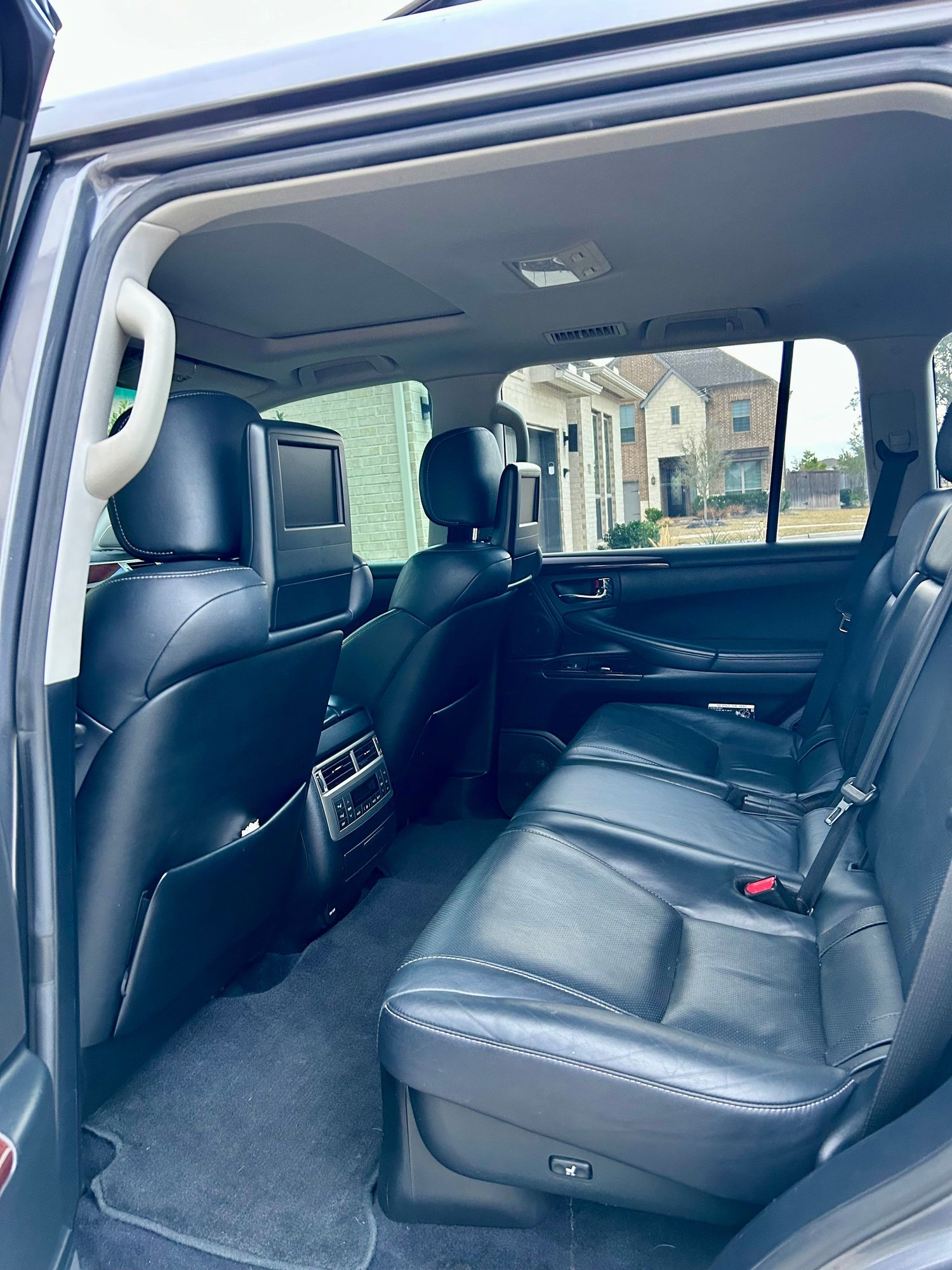 2015 Lexus LX570 - 2015 Lexus LX570 Nebula Grey Pearl - Used - VIN JTJHY7AX6F4172354 - 224,000 Miles - 8 cyl - 4WD - Automatic - SUV - Gray - Katy, TX 77494, United States