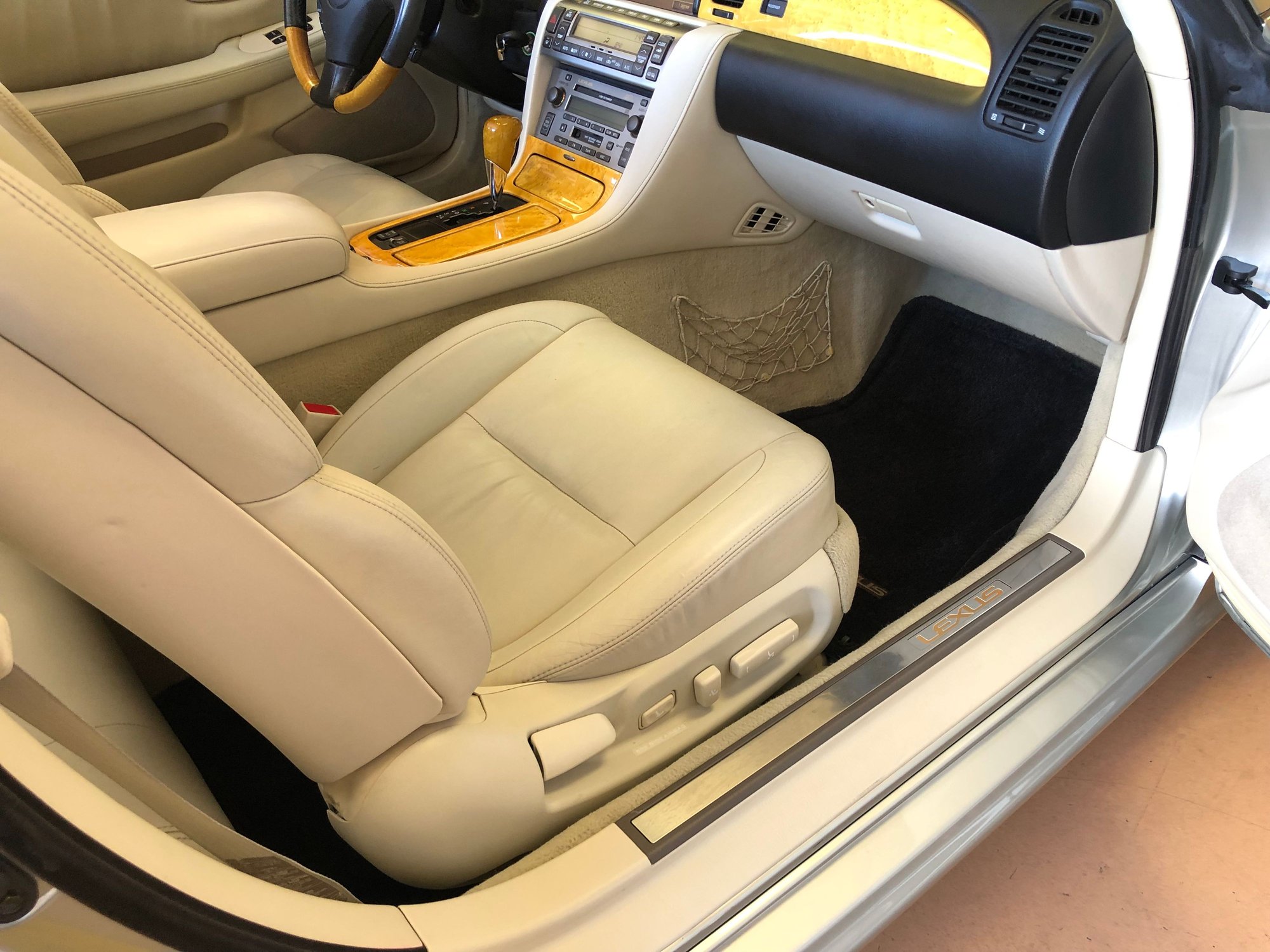 2002 Lexus SC430 - 2002 Lexus SC430 Stunning Immaculate T-belt Service All Maintenance completed - New - VIN JTHFN48Y920001694 - 8 cyl - 2WD - Automatic - Convertible - Silver - Tucson, AZ 85755, United States