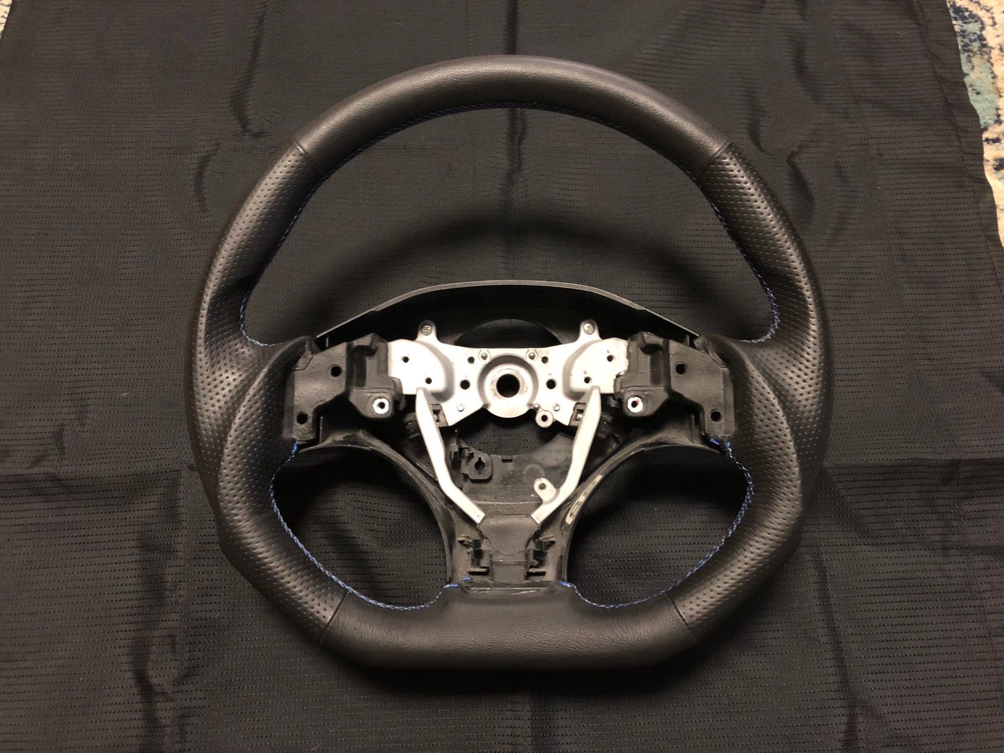 Interior/Upholstery - Flat bottom steering wheel 2IS - Used - 2006 to 2013 Lexus IS250 - 2006 to 2013 Lexus IS350 - 2008 to 2014 Lexus IS F - Haverhill, MA 01832, United States