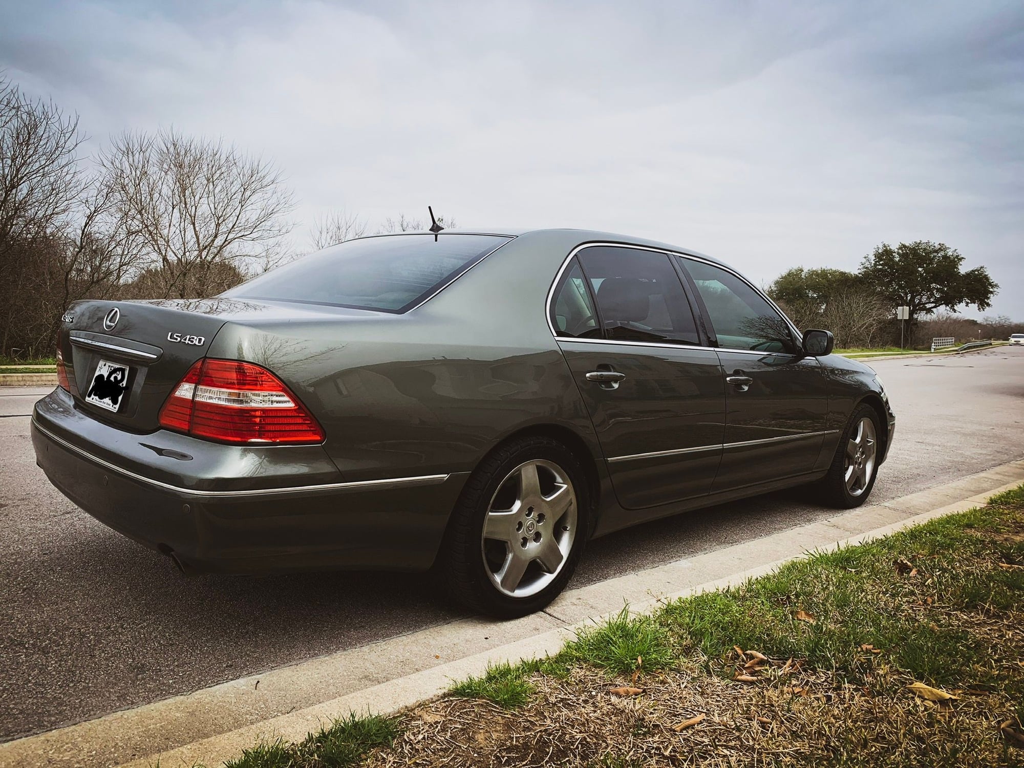 2004 Lexus LS430 - 2004 Lexus LS 430 - 131k miles - Excellent Codnition - Used - VIN JTHBN36F440156649 - 8 cyl - 2WD - Automatic - Sedan - Other - Austin, TX 78748, United States
