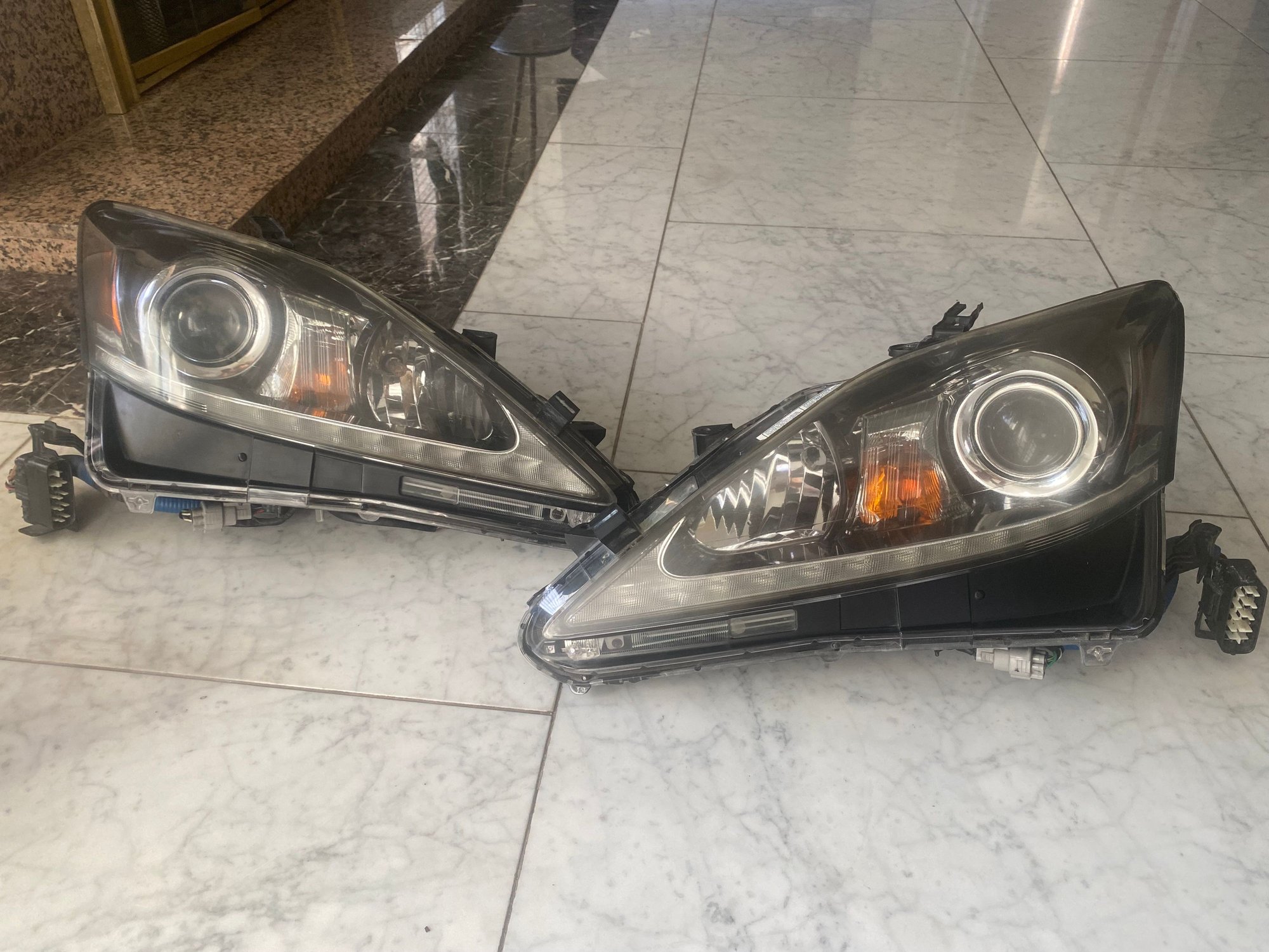 Lights - Lexus IS ISF OEM ‘12+ headlights - Used - -1 to 2026  All Models - El Monte, CA 91732, United States