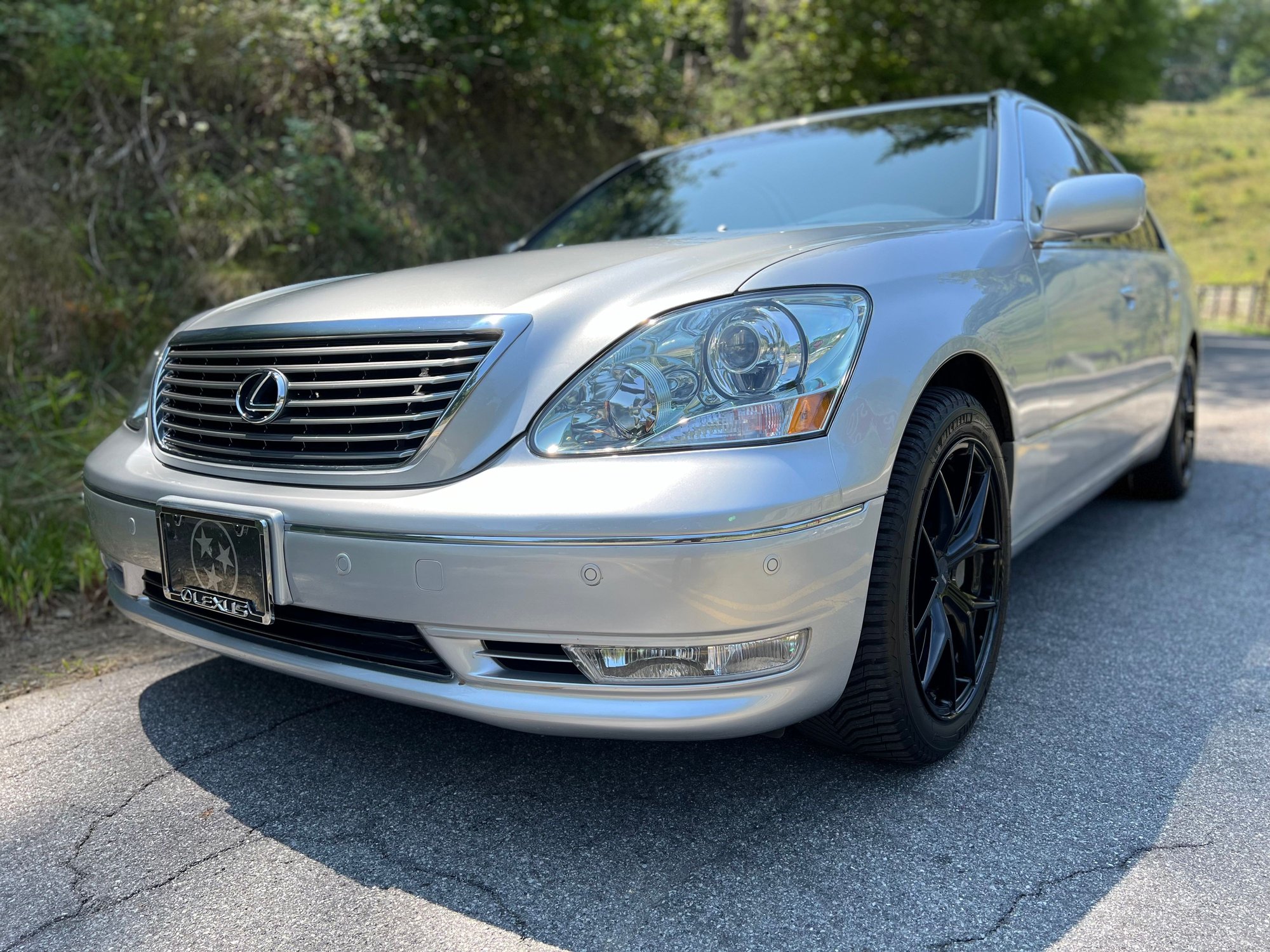 2005 Lexus LS430 - 2005 LS 430 modern tech package - Used - VIN JTHBN36F950180835 - 36,000 Miles - 8 cyl - Bristol, TN 37620, United States