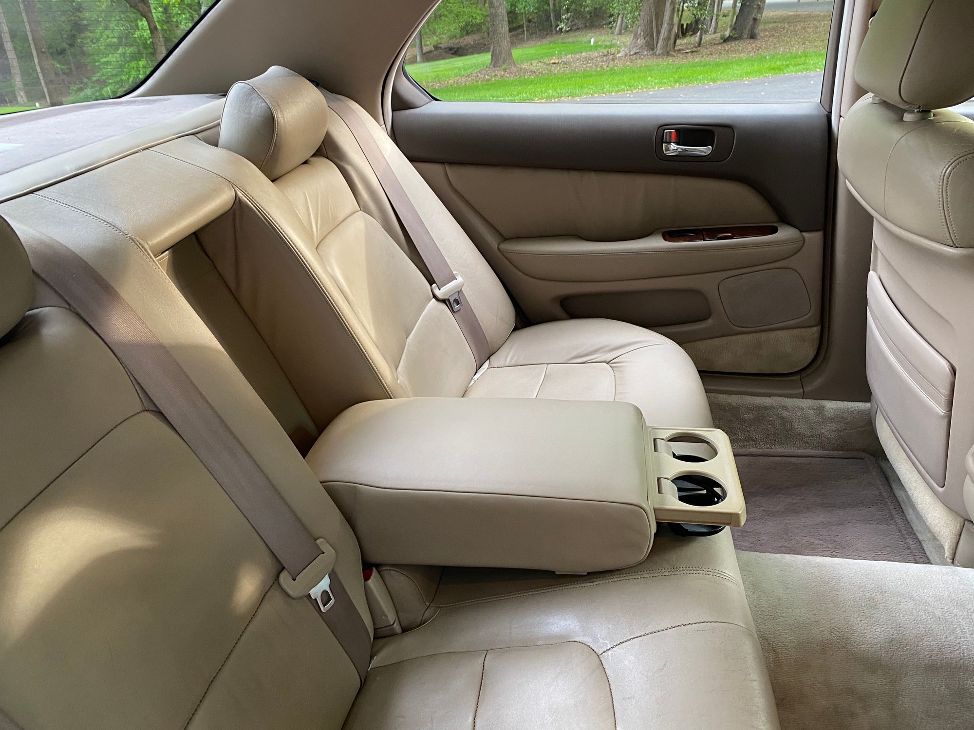 1995 Lexus LS400 - 25 year owner - classic 1995 ls400 ucf20l - Used - VIN JT8UF22E4S0019575 - 256,000 Miles - 8 cyl - 2WD - Automatic - Sedan - Other - Fairfax, VA 22124, United States