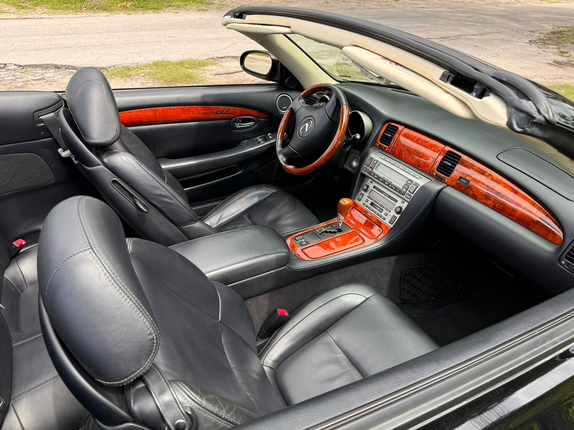 2005 Lexus SC430 - 2005 SC430 Florida car - Used - VIN JTHFN48Y850070235 - 102,000 Miles - 8 cyl - Automatic - Convertible - Black - Clearwater, FL 33763, United States