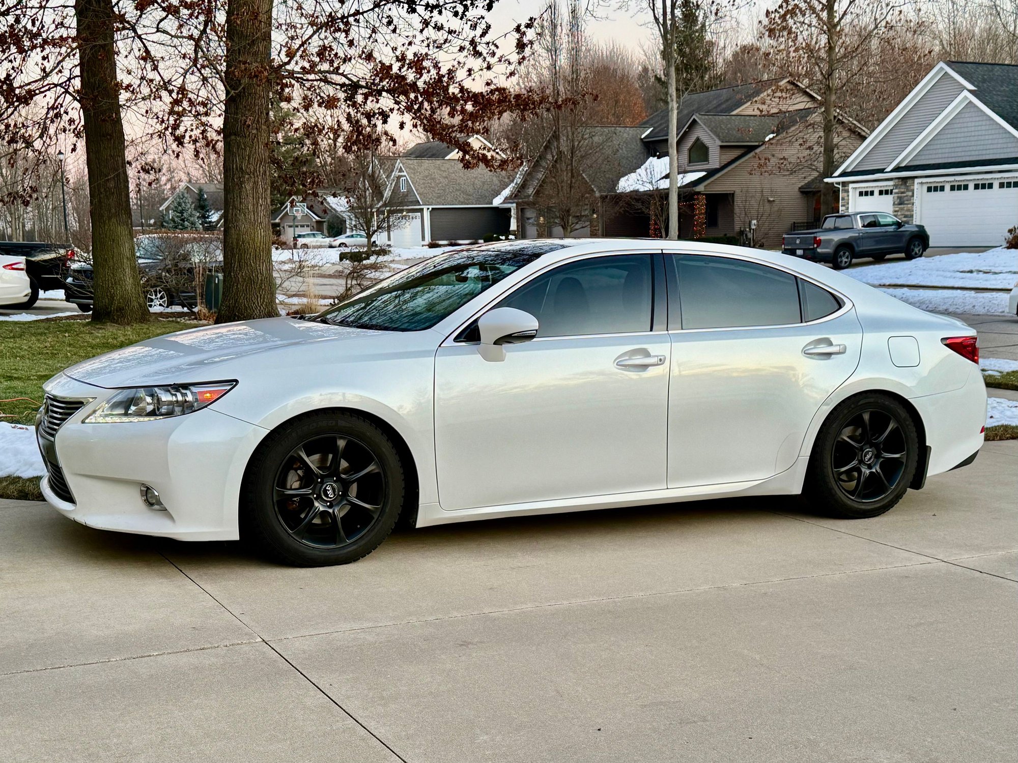 2014 Lexus ES350 - 2014 Lexus Es350 Ultra Luxury - Used - VIN Jthbk1gg4e2103010 - 267,000 Miles - 6 cyl - 2WD - Automatic - Sedan - White - Grand Blanc, MI 48439, United States