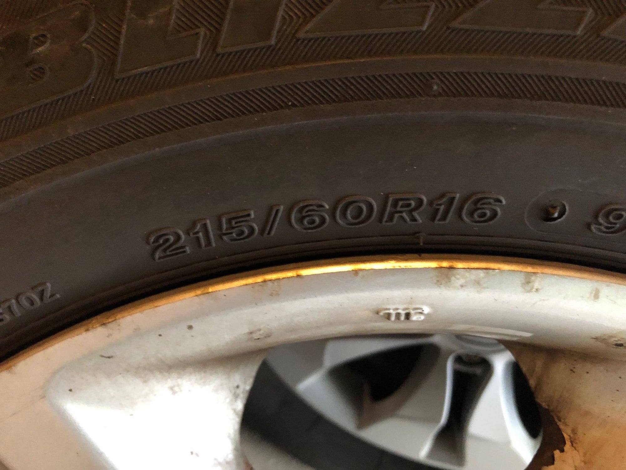 Wheels and Tires/Axles - IL 2004 Lexus GS 300 16 Inch Wheels and Blizzak Winter Tires 215/60/16 - Used - 1998 to 2005 Lexus GS300 - Northbrook, IL 60062, United States