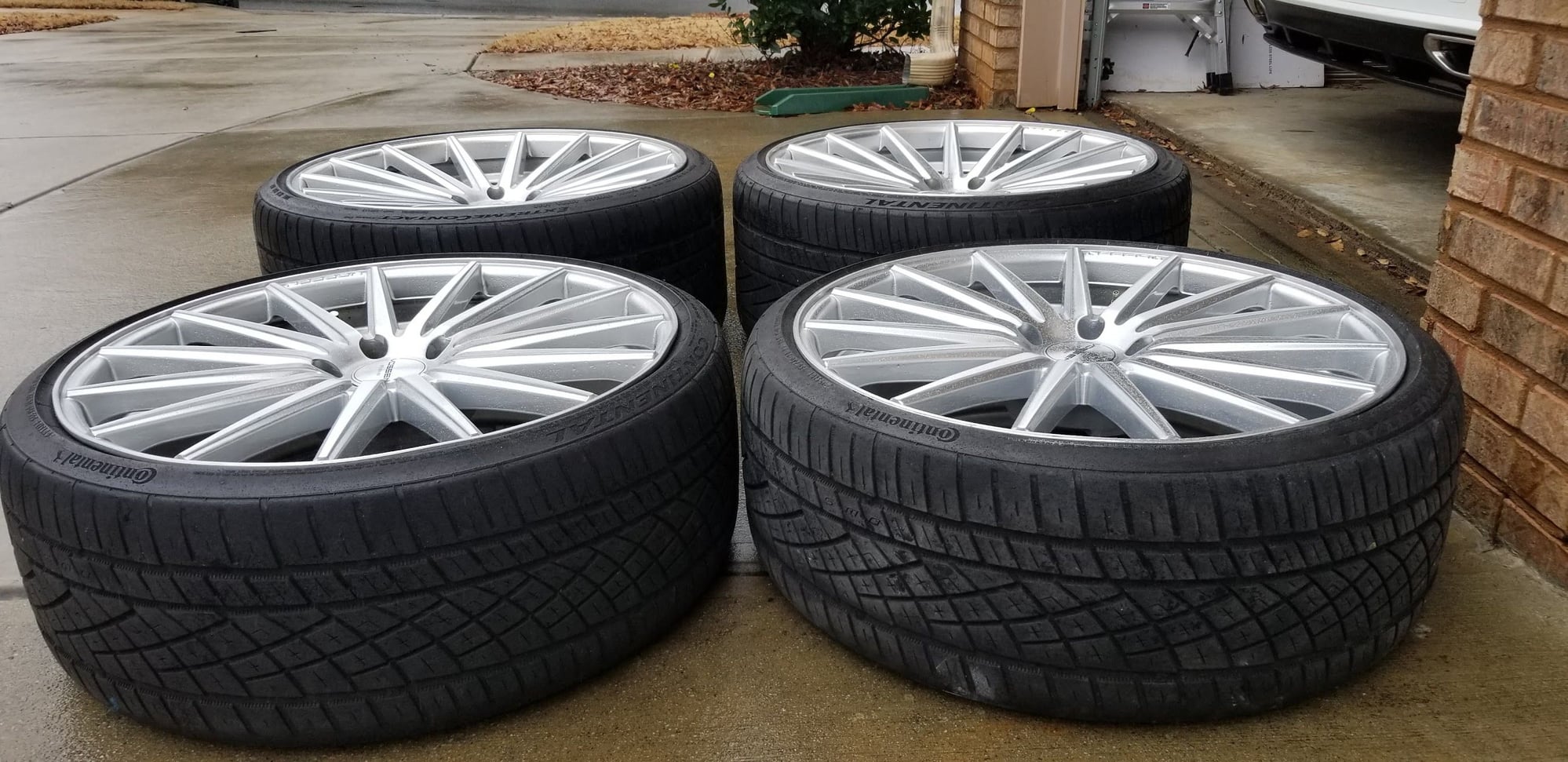 Wheels and Tires/Axles - FOR SALE: Set of 4 22 inch Vossen VFS2 Staggered wheels and tires - Used - Atlanta, GA 30317, United States