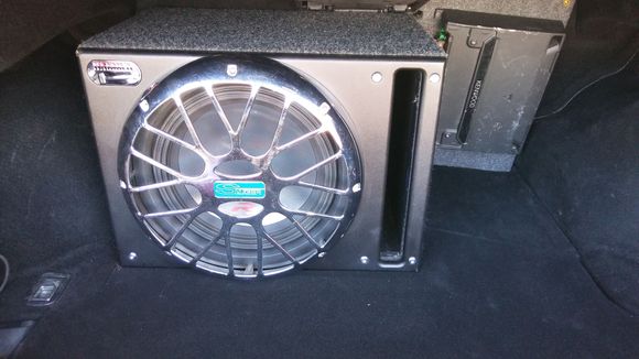 12 inch Alpine type R sub woofer(300-600W RMS) power with 300-500W RMS Kenwood amp. 