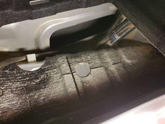 Left/Driver's side vent window, after old one was removed.  Cleaned up a bit of dust in this area.  