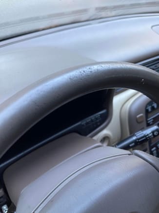 Steering wheel $100 plus shipping - no air bag