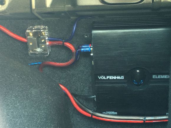 1,000 watts subwoofer amp