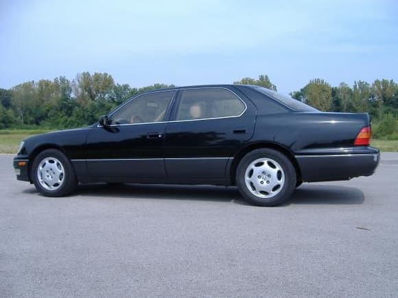 lexus 005For Sale Lexus LS400 with only 115,000 miles.
Jeffersonville, IN 47130