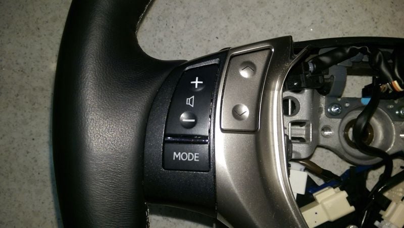 Steering/Suspension - 2014 GS350 Steering Wheel - Dark Wood, Luxury Trim, Heated - Used - 2013 to 2014 Lexus GS350 - Ottawa, ON K2S0S2, Canada