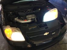 Drivers side HID, passenger stock bulb.