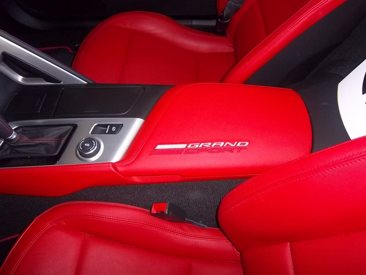 2017 C7 Corvette Console Lid Mulan Leather Grand Sport Logo Red 84179899