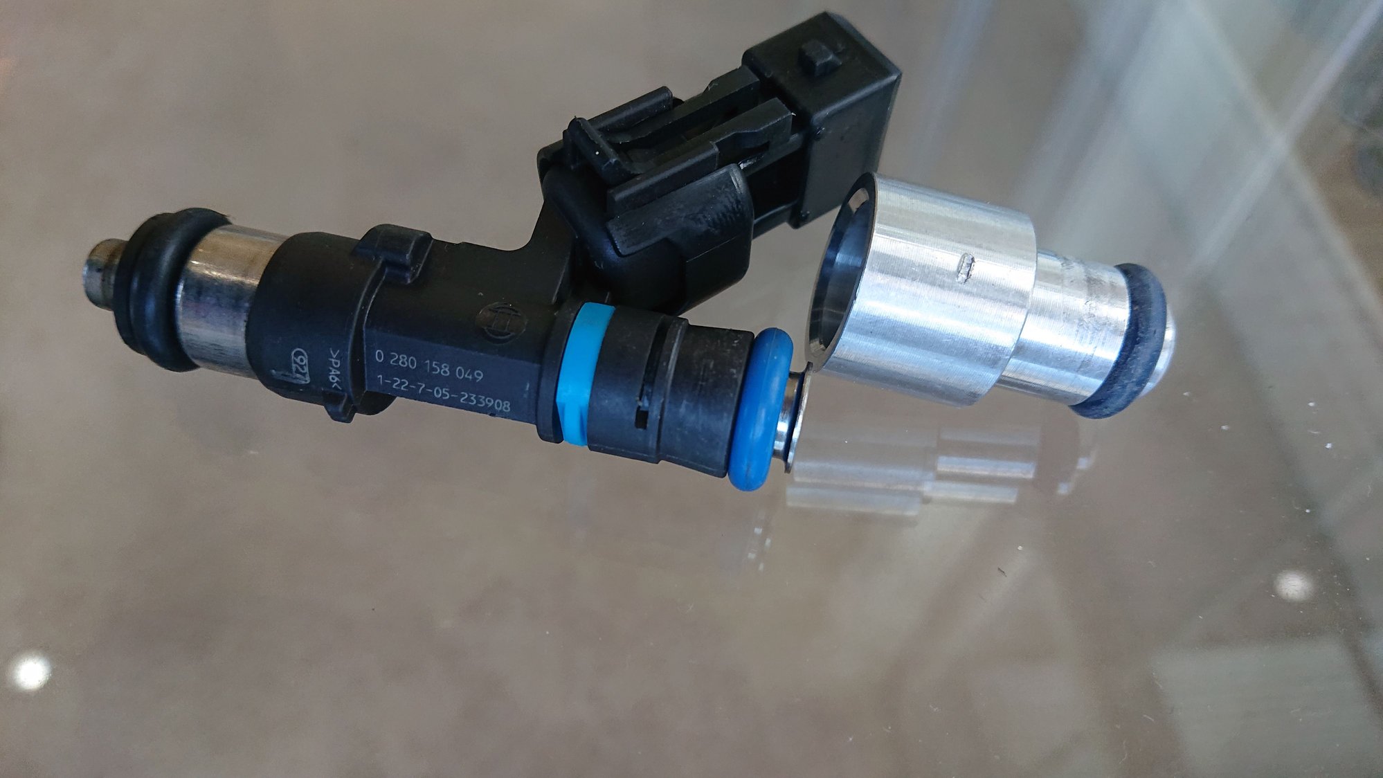 FS (For Sale) OEM 32lb injectors LS2 with wire adapters and fuel rail