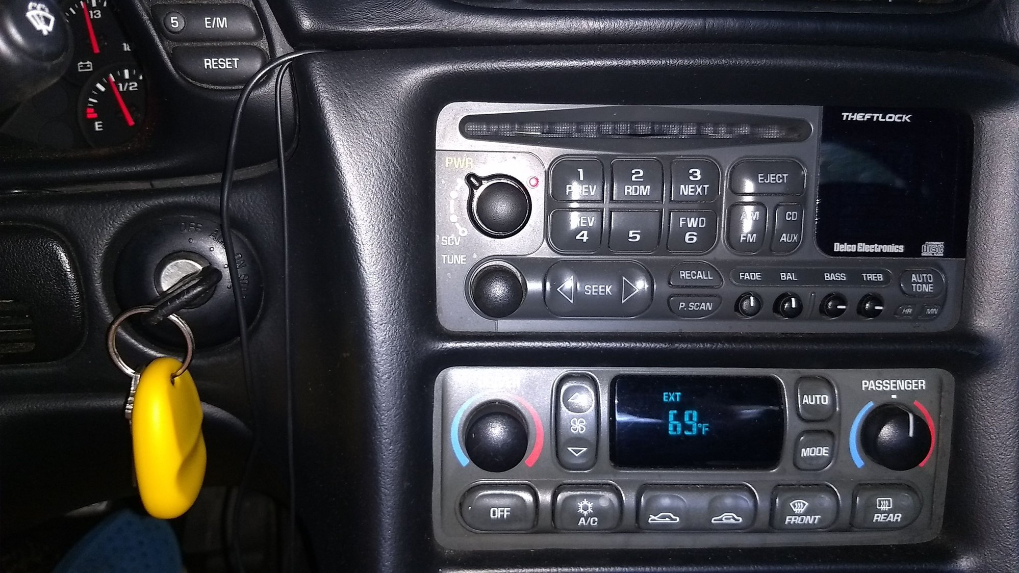 Radio Quit Working, red light steady, no display CorvetteForum