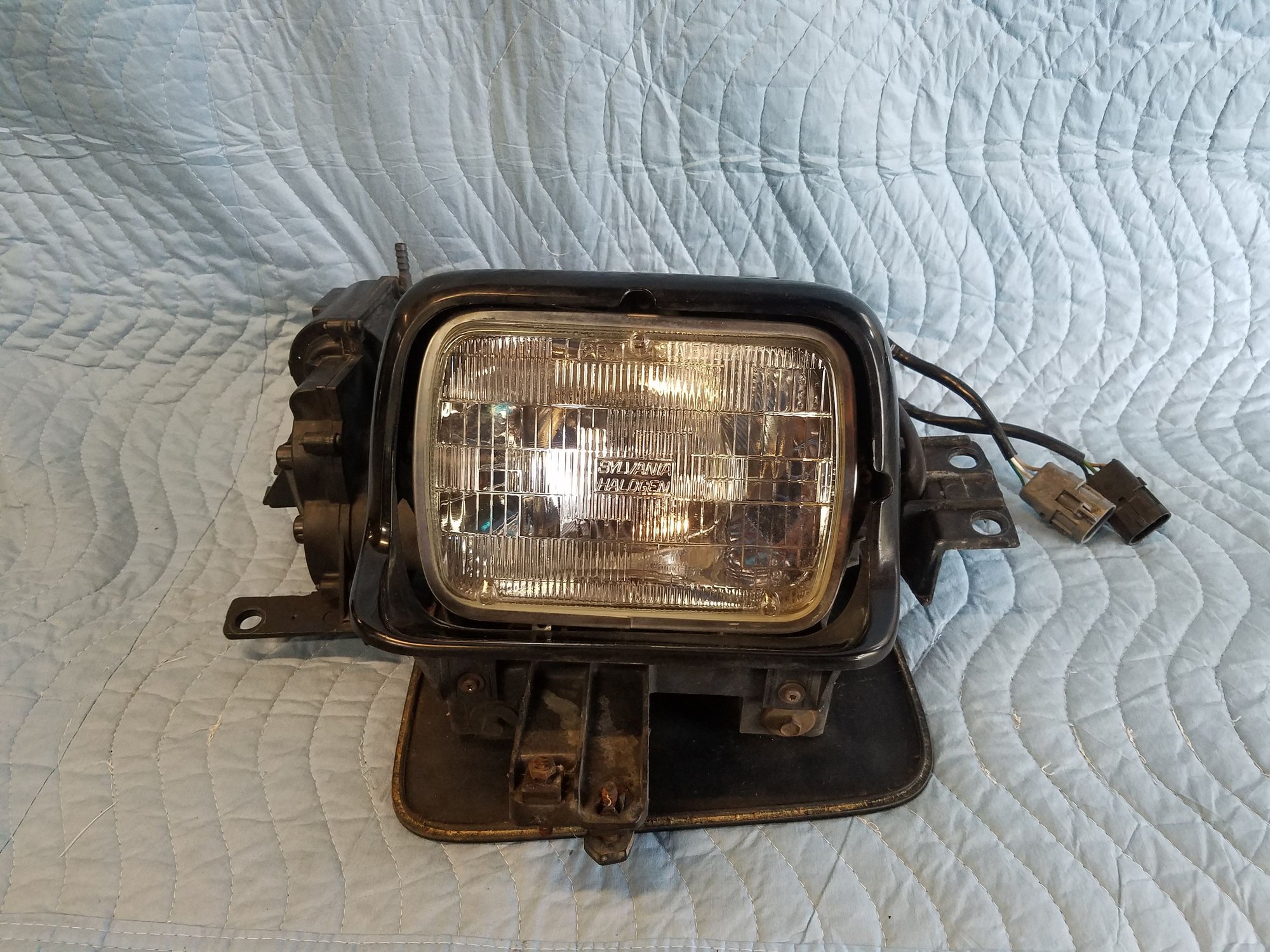 FS (For Sale) 19841987 Complete Headlight Assembly CorvetteForum