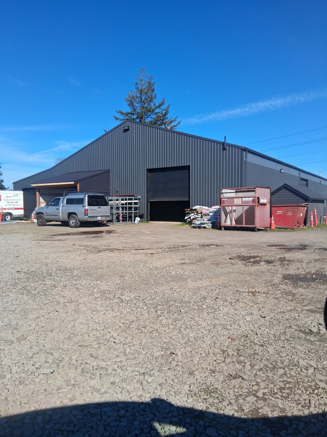 This is the building that the address is located at. It's Phifer roofing company. They've been there over 10 years. They've never heard of Agy Auto Sales