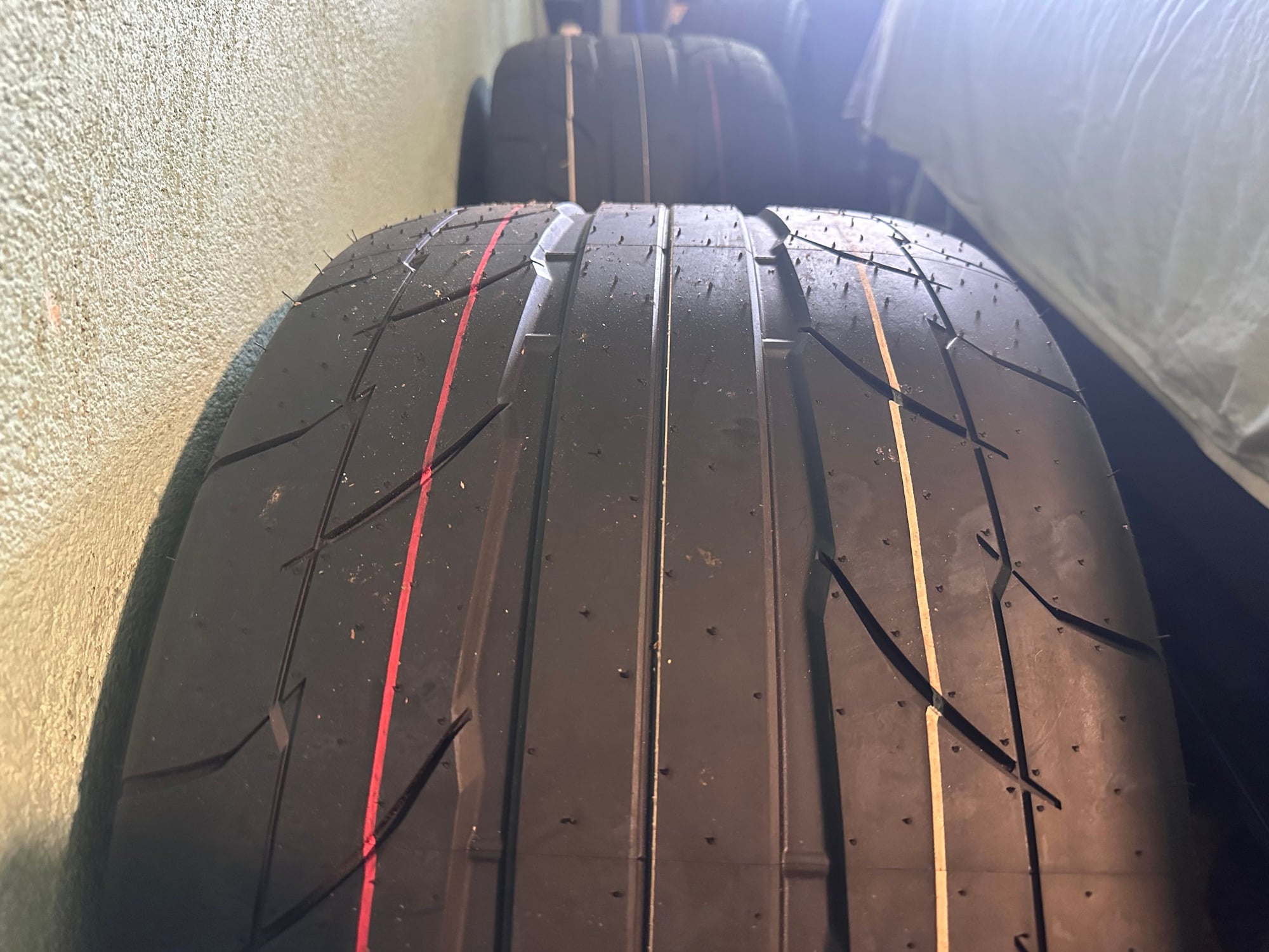 FS (For Sale) New Drag Radials Nitto NT555r2 305/35r19