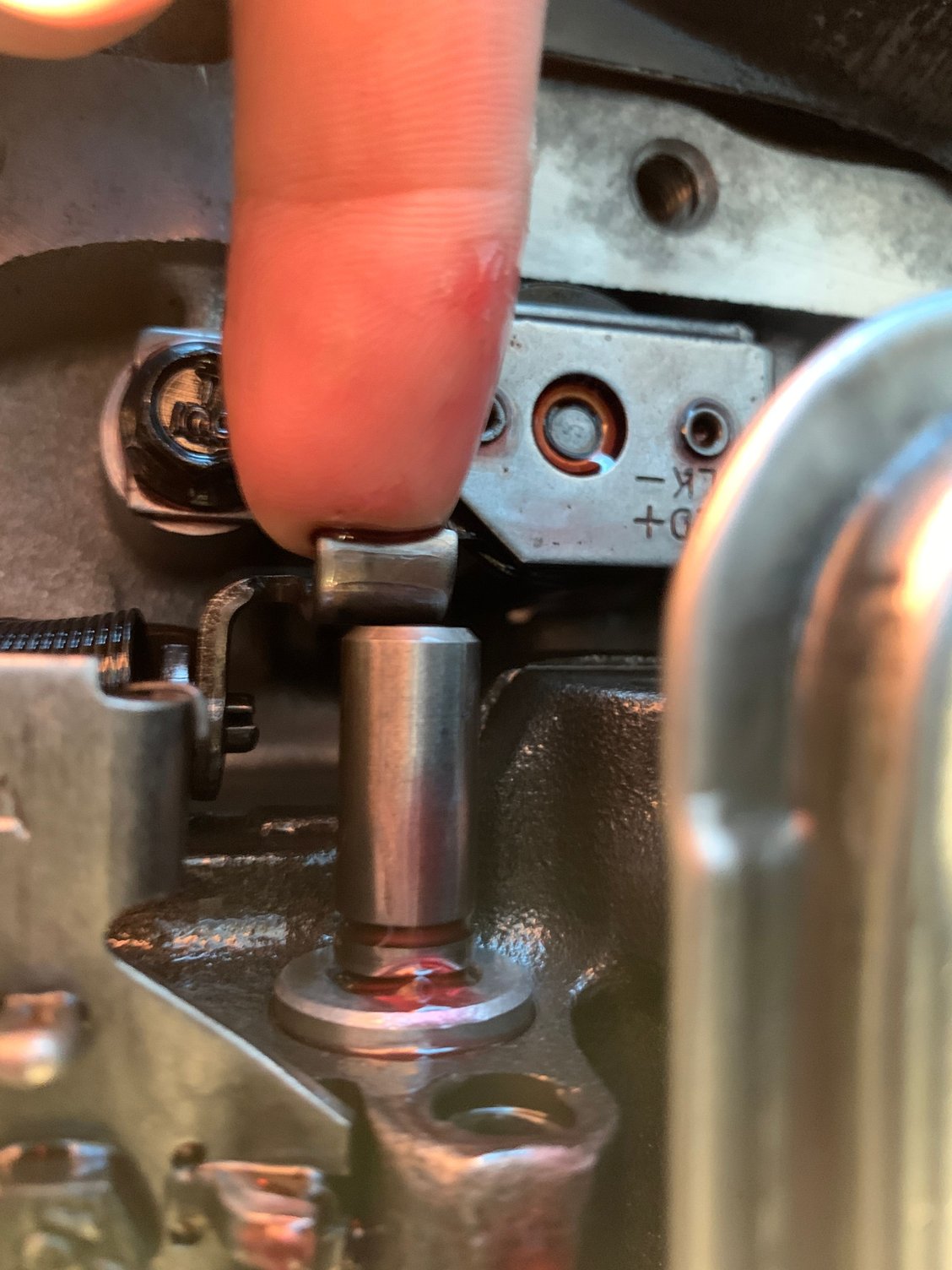 200R4 TV Cable Bracket for Edelbrock Performer CorvetteForum