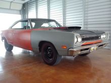Nothing more "musclecary" than a 440-6pk Super Bee!  I waited 4 years to buy this particular car and was able to finally put my "Dodge in the Garage".