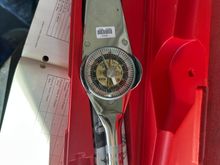 Dial torque wrench